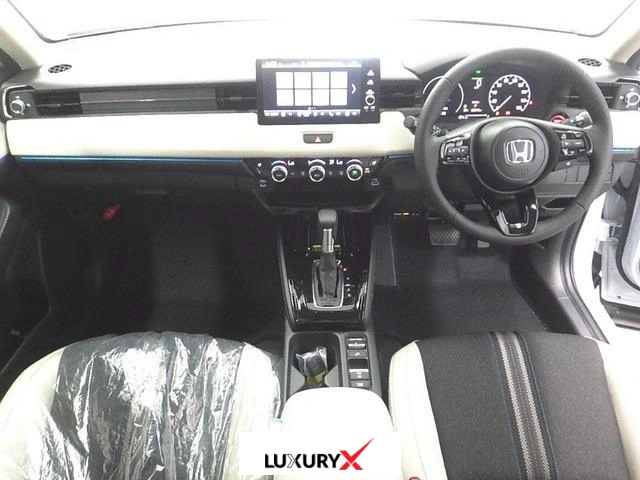 Rear View of 2025 Vezel Z Play with LED Tail Lamps