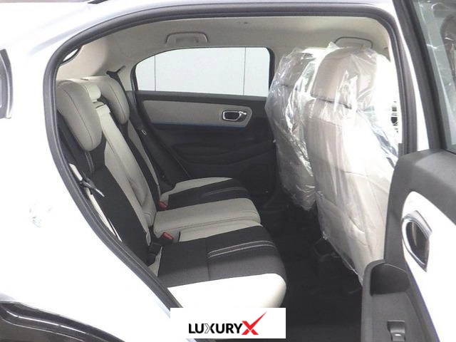 Honda Vezel Z Play 2025 Dashboard with 9-Inch Touch Display