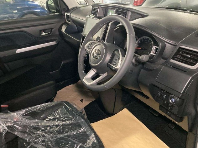 Interior cabin of Toyota Roomy Custom G 2025 showing spacious layout