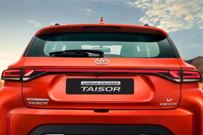 Toyota Urban Cruiser Taisor V Turbo AT rear view with LED tail lights and sporty bumper